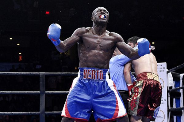 Menebak Lawan Terakhir Mayweather Jr