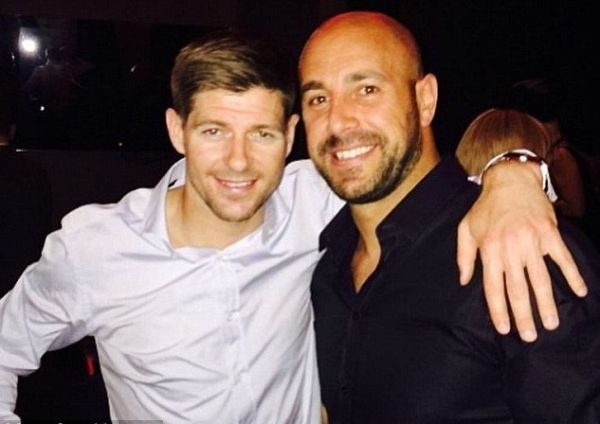 Usai Laga Amal, Intip Reuni Gerrard dengan Mantan Pemain Liverpool
