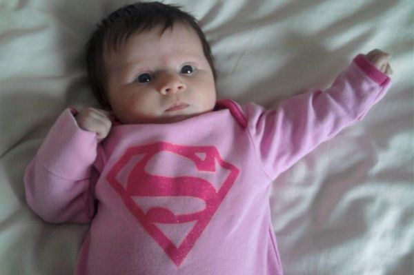 Gaya Superhero Usain Bolt Ditiru Bayi