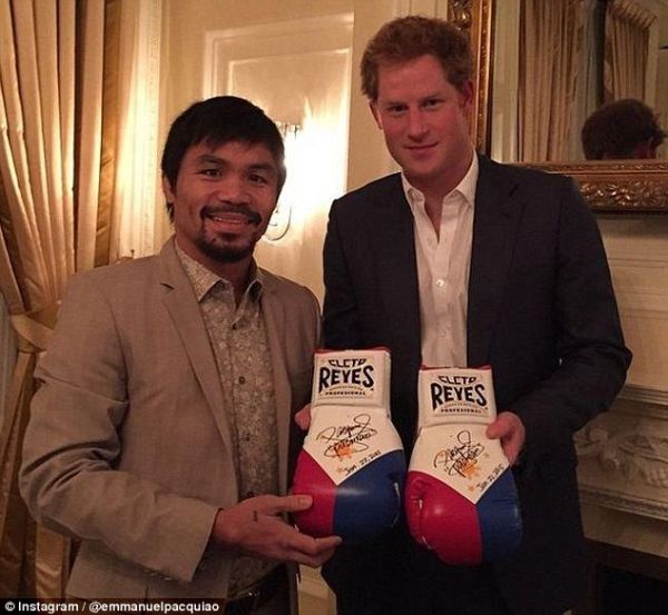 Teriakan Minta Pacquiao - Mayweather Tarung Terus Bergema