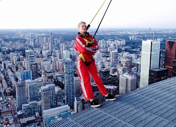 Gagal di Toronto, Bouchard Panjat Menara 