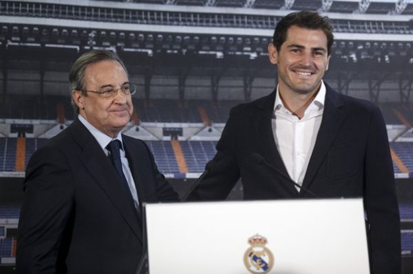 Perpisahan Tragis Casillas Berganti Seremoni Bersama Fans