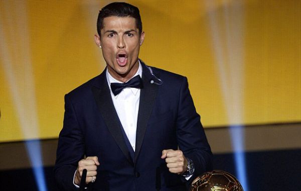 Totti Ledek Ronaldo Lewat Video