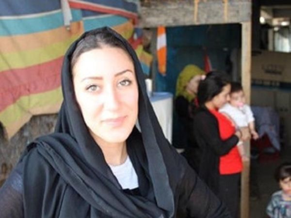 Wanita Cantik Ini Tinggalkan Segalanya Demi Bantu Korban ISIS