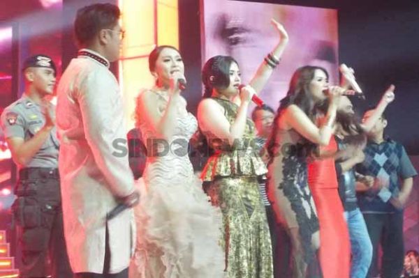 Panggung Kejutan Ultah Mulan Jameela