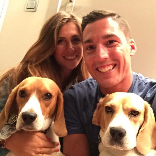 Liburan Espargaro Ditemani Sepasang Anjing 