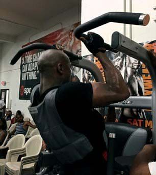 Lawan Belum Dapat, Mayweather Jr Pamer Kekuatan