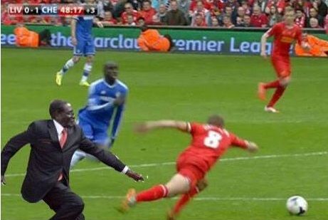 Meme Mugabe Terpeleset Marak di Dunia Maya