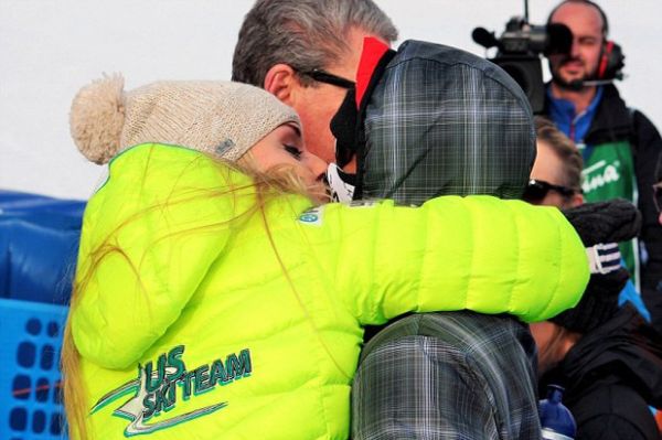 Setelah Cium Vonn, Gigi Tiger Woods Copot