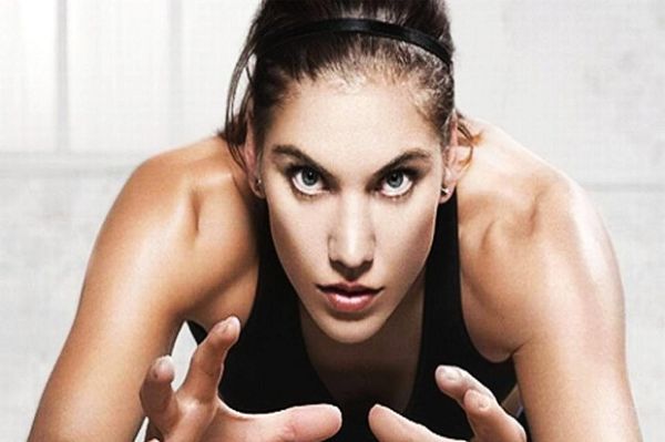 5 Pesepak Bola Wanita Terseksi