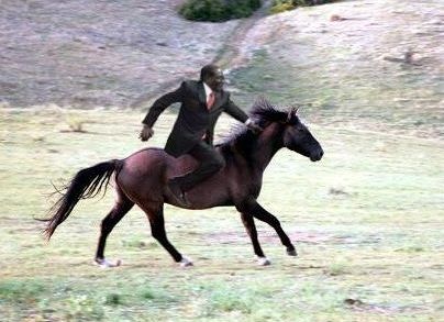 Meme Mugabe Terpeleset Marak di Dunia Maya