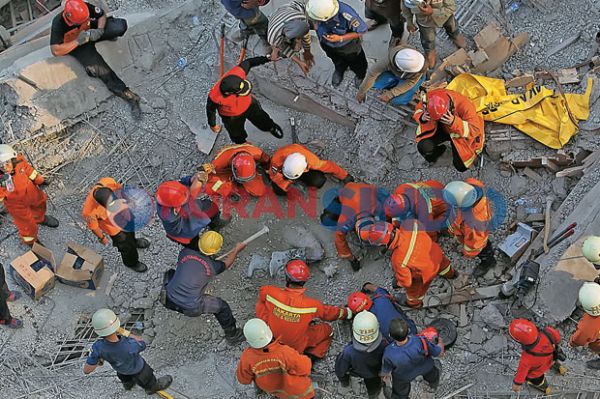 KORAN SINDO Raih Gold Winner Asian Media Awards 2015 