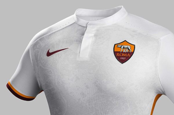 Peta Ibukota Italia Tertanam di Jersey Baru AS Roma