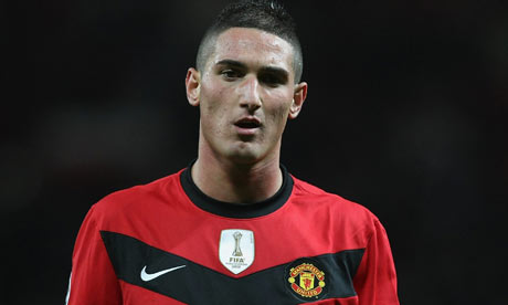 Rekrutan Anyar United di Bawah Bayang Suram Para Pendahulu