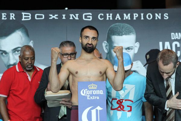 Timbang Badan, Garcia Lebih Ringan dan Malignaggi Kegemukan