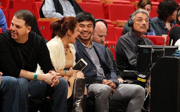 Pacquiao dan Mayweather Jr Nego di Lapangan Basket