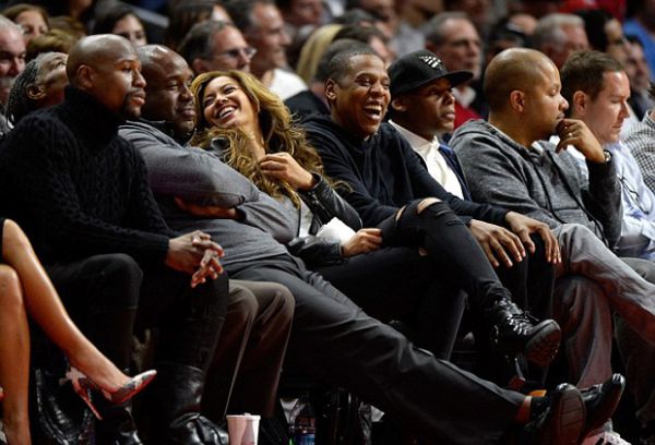 Nyanyian Pacquiao Ganggu Mayweather Jr Nonton NBA