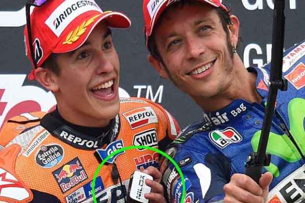 Selfie Bareng Rossi dan Pedrosa, Marquez Pamer Jimat