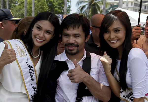 Tiba di Filipina, Pacquiao Langsung Diapit Bidadari