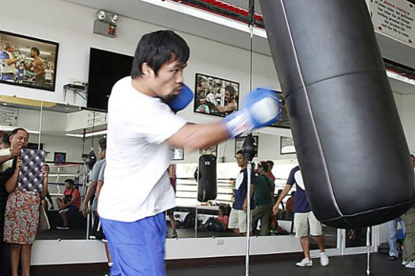 Hadapi Mayweather, Pacquiao Kebut Latihan