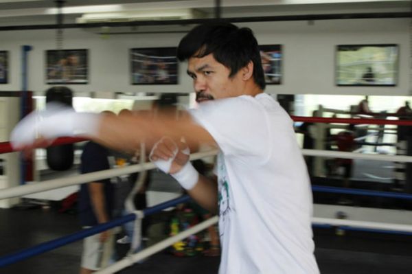 Hadapi Mayweather, Pacquiao Kebut Latihan