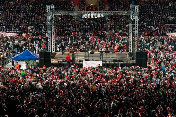 Markas Union Berlin Dipenuhi Lautan Manusia
