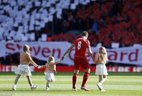 Ini Dia Foto-foto Perpisahan Steven Gerrard
