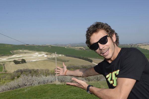 Valentino Rossi Primadona Akhir Pekan
