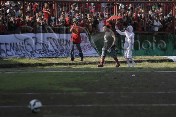 Ada Penampakan Pocong di Tribun Suporter PSM Makassar!