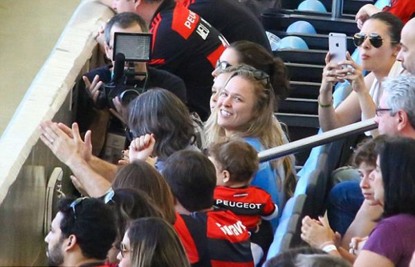 Ronda Rousey Nonton Flamengo Usai Taklukkan Correia 