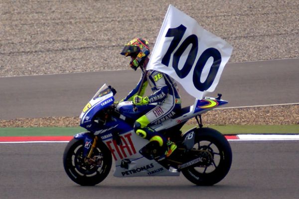 5 Alasan Rossi Wajib Juara MotoGP 2015
