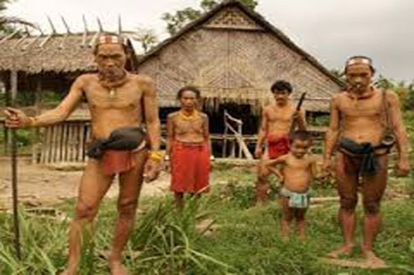 7 Suku di Indonesia yang Hampir Punah Keberadaannya