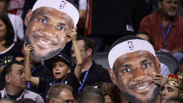 5 Alasan LeBron James Cocok Bintangi Space Jam