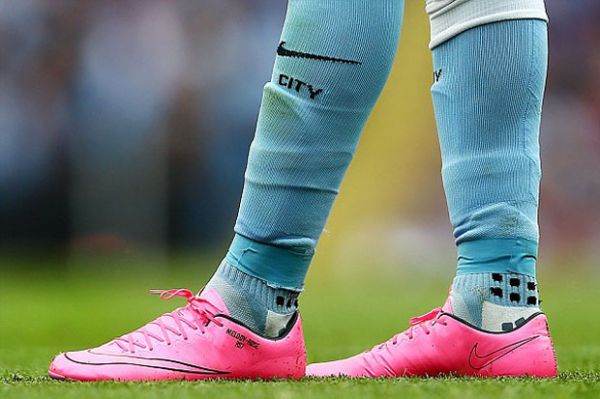Jiplak Ronaldo, Sterling Pasang Label 'RS7' 
