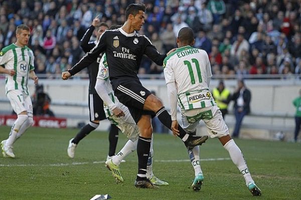 Ini Dia Aksi Pencak Silat Ronaldo Saat Hadapi Cordoba