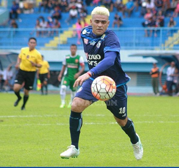 Arema FC Hajar PS TNI Empat Gol Tanpa Balas