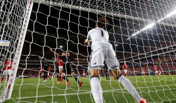 Blunder Kiper Benfica Dapat Simpati Pemain United