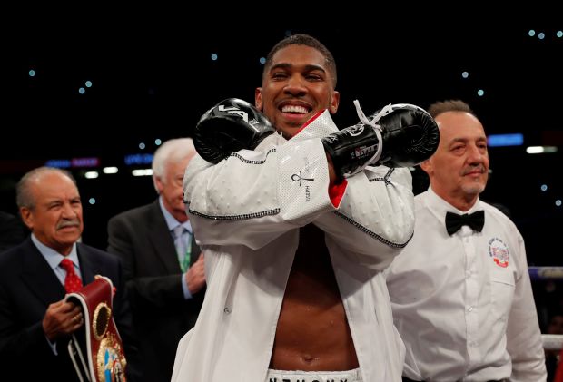 Ingin Duel vs Wilder di Inggris, Joshua: Bawa Dia, Saya Akan Membuatnya Terkapar!