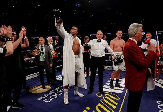 Setelah Bungkam Parker, Joshua Bidik Sabuk WBC Milik Deontay Wilder