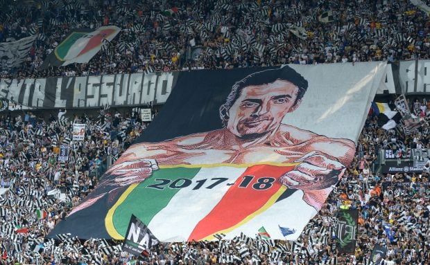 Air Mata Buffon di Laga Perpisahan