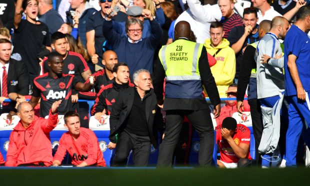Terprovokasi Asisten Sarri, Mourinho Umbar Emosi