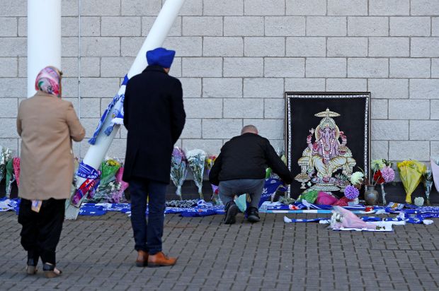 Karangan Bunga Mulai Bertebaran di Luar Stadion Leicester City