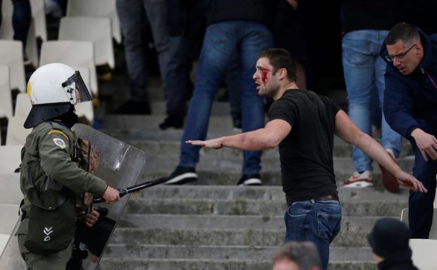 Efek Rusuh dan Bom Molotov, UEFA Siap Jatuhkan Sanksi ke 2 Klub Grup E