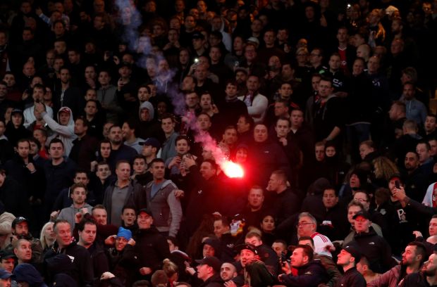 Efek Rusuh dan Bom Molotov, UEFA Siap Jatuhkan Sanksi ke 2 Klub Grup E