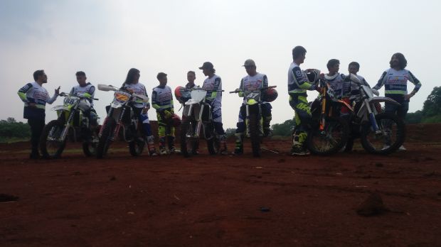 Jelang MXGP 2018, Crosser Muda Uji Coba Sirkuit Paramount Land