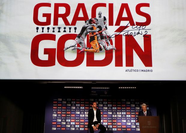 Resmi Tinggalkan Atletico, Kapten Godin Menuju Inter Milan