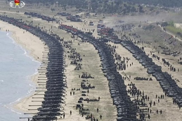 Foto-foto Sangar Manuver Militer Korut yang Ditujukan ke AS