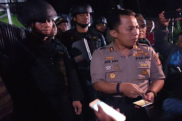 Polisi Temukan Bahan Peledak Militer di Gudang Rongsokan