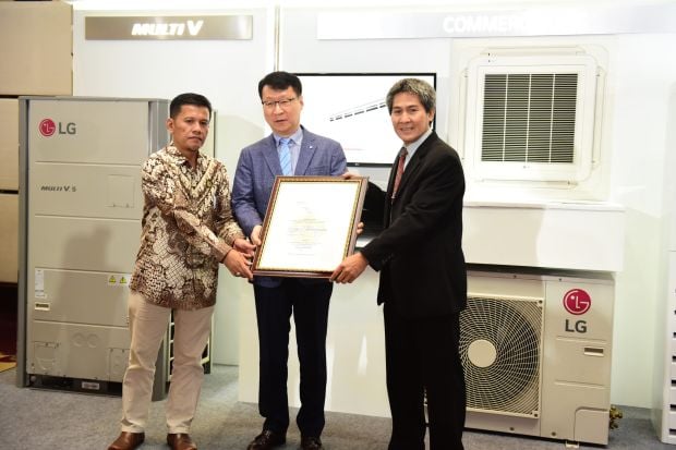 Dua AC LG Inverter Ini Bikin Kantor Anda Lebih Dingin dan Indah
