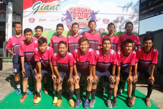 Hadir di Surabaya, Giant Berikan Beasiswa Sepak Bola ke Spanyol